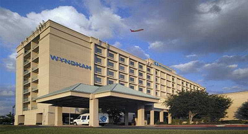 Doubletree By Hilton Hotel Dallas - Love Field Exterior photo